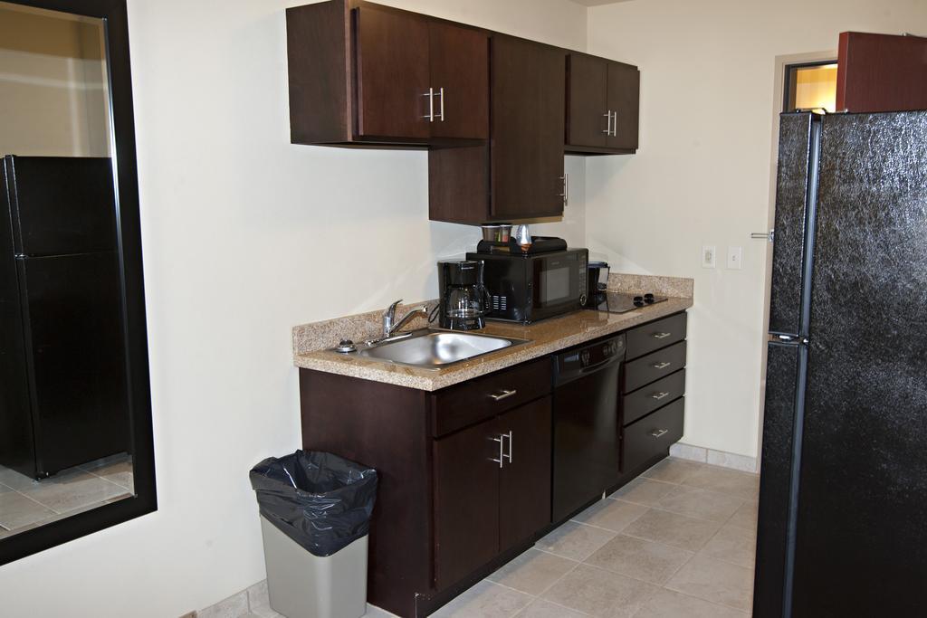 Cobblestone Inn & Suites - Langdon Bagian luar foto