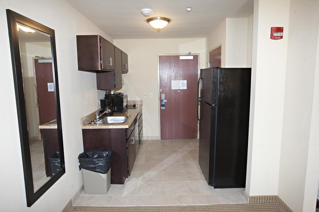 Cobblestone Inn & Suites - Langdon Bagian luar foto