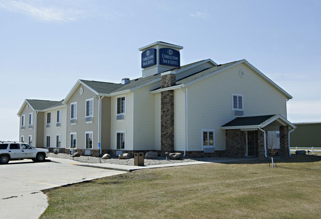 Cobblestone Inn & Suites - Langdon Bagian luar foto