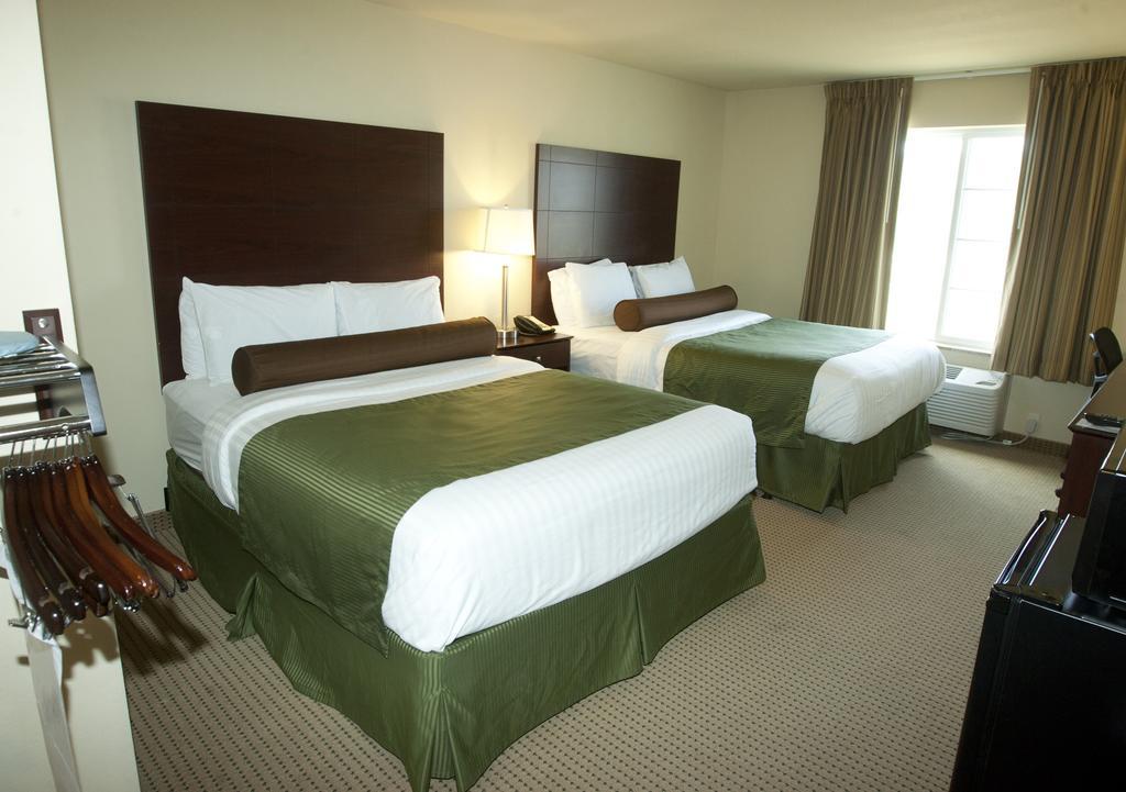 Cobblestone Inn & Suites - Langdon Bagian luar foto