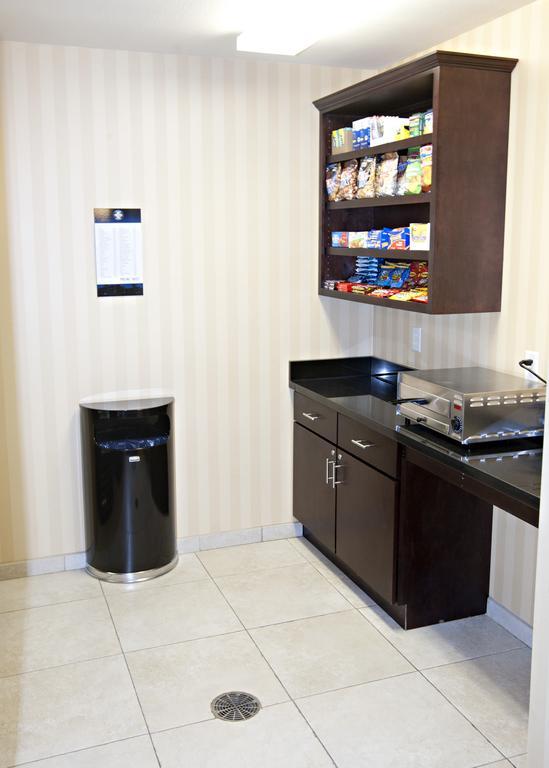 Cobblestone Inn & Suites - Langdon Bagian luar foto