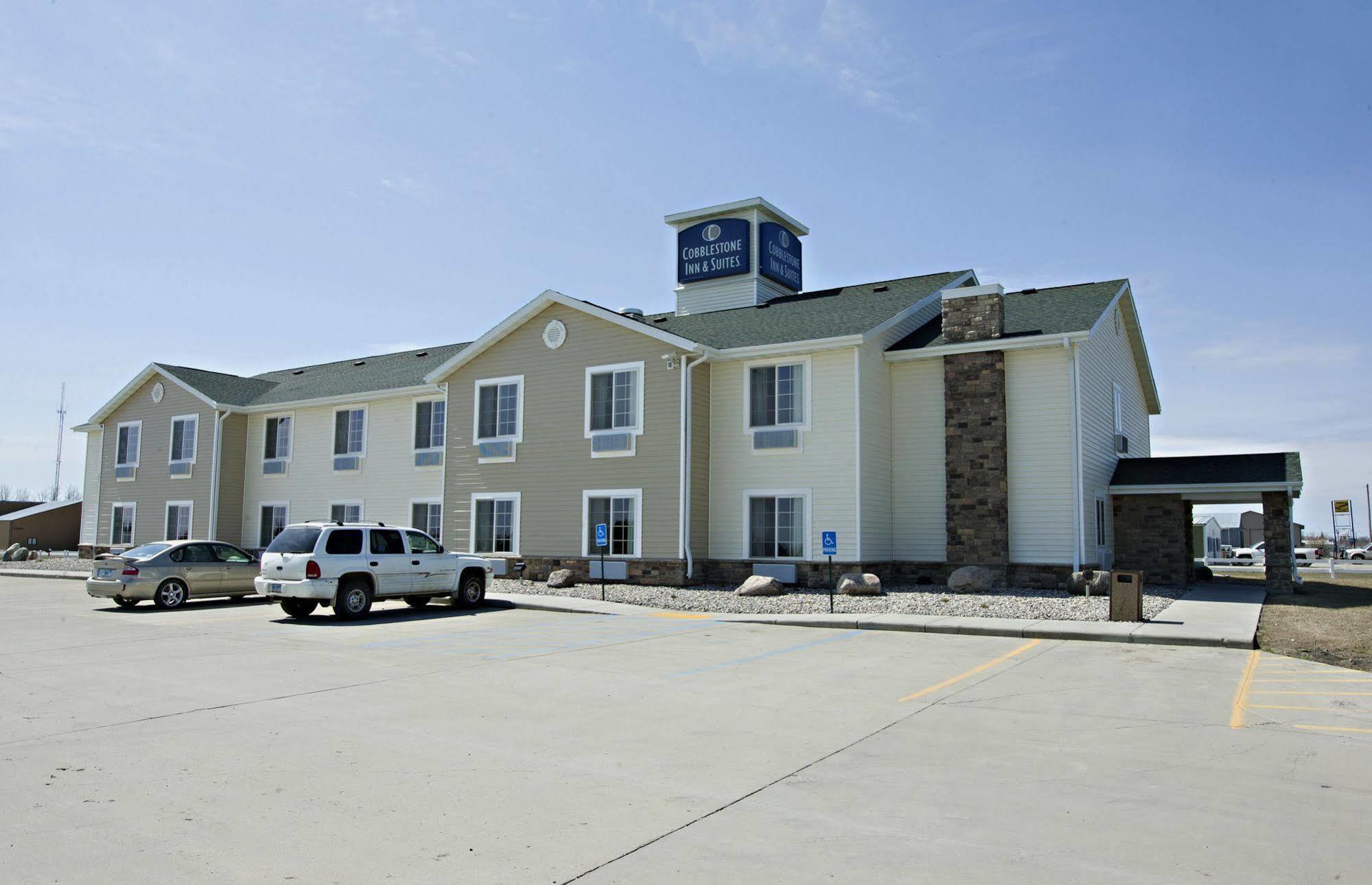 Cobblestone Inn & Suites - Langdon Bagian luar foto