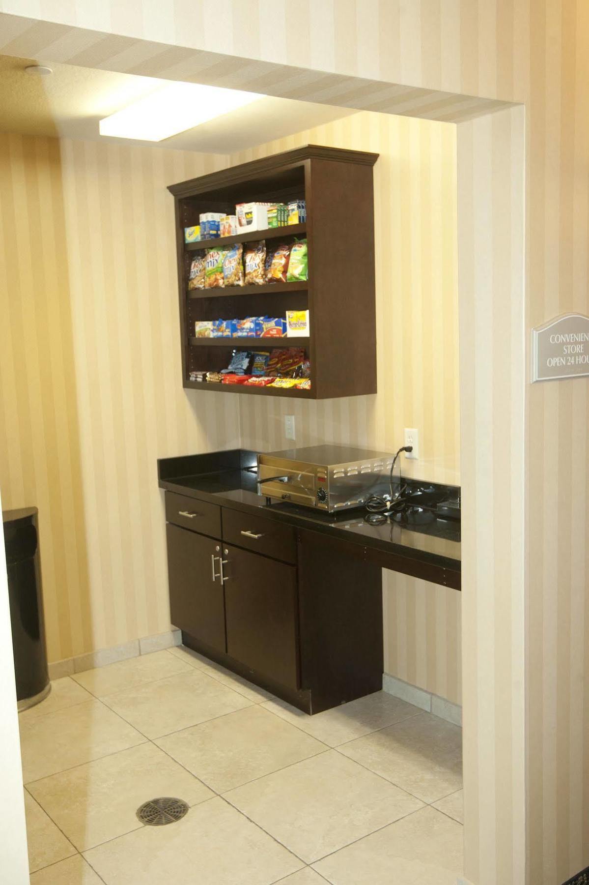 Cobblestone Inn & Suites - Langdon Bagian luar foto