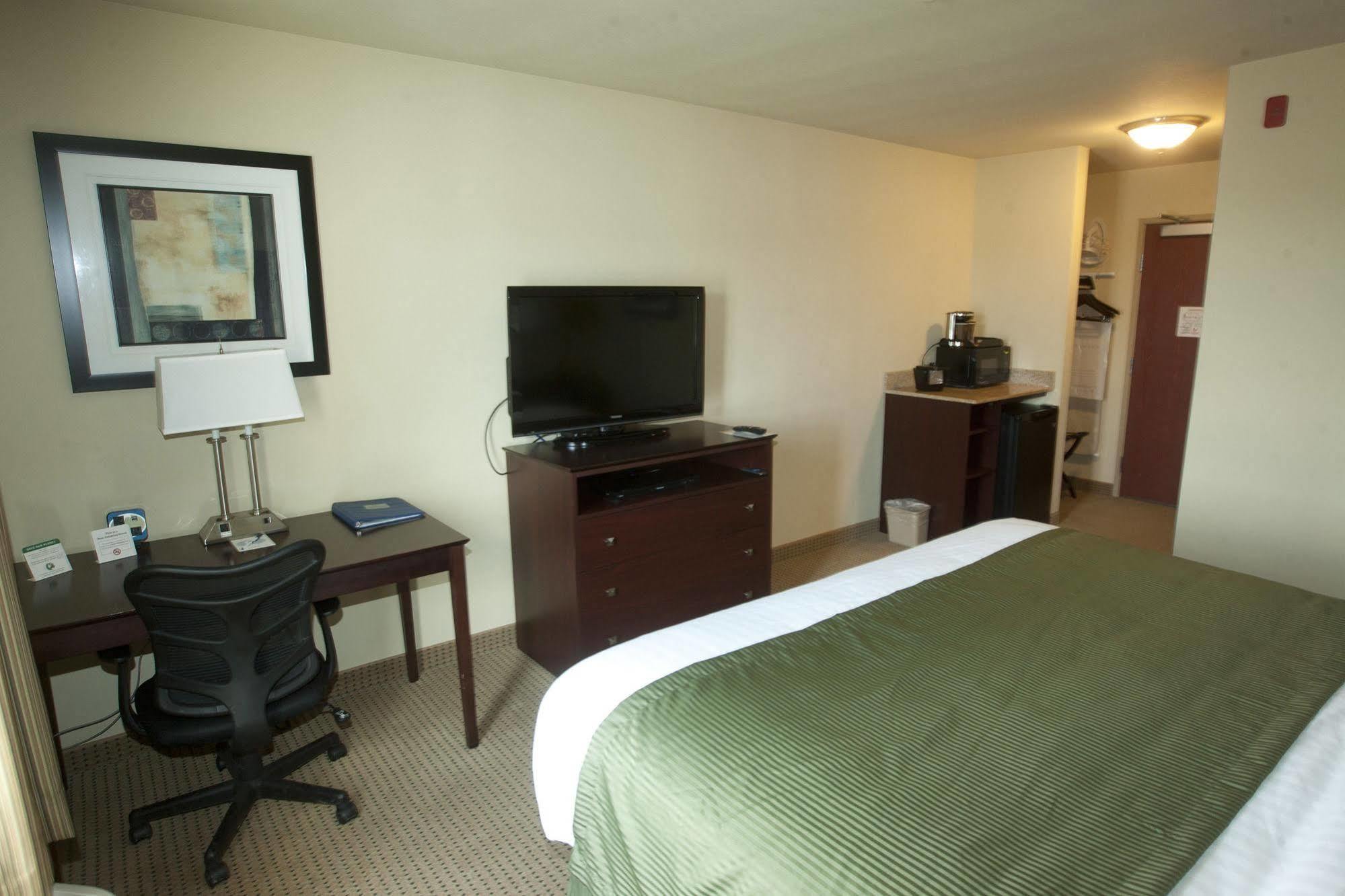 Cobblestone Inn & Suites - Langdon Bagian luar foto