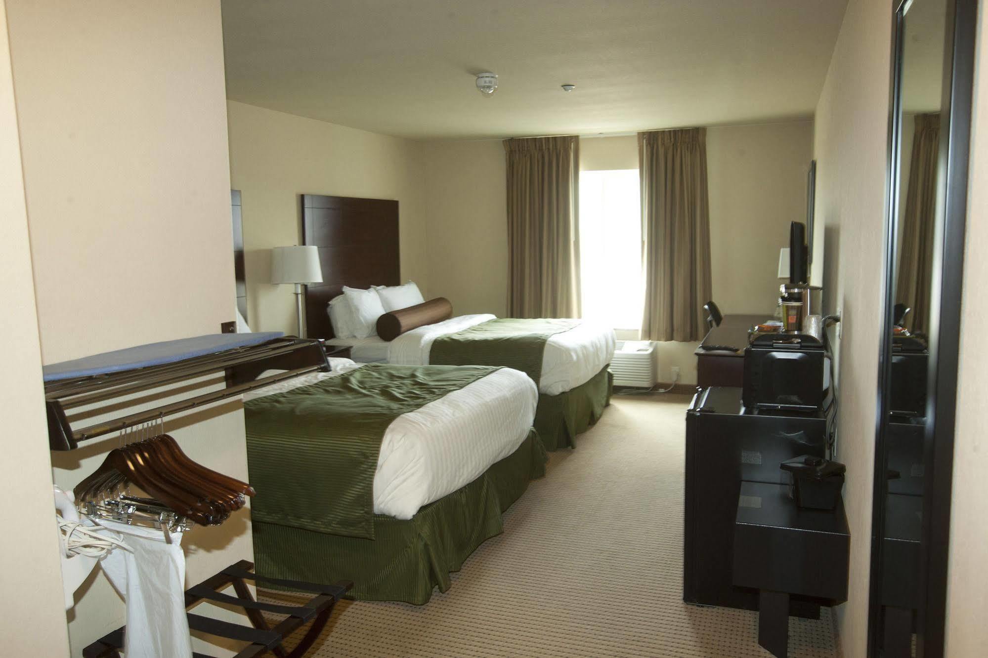 Cobblestone Inn & Suites - Langdon Bagian luar foto