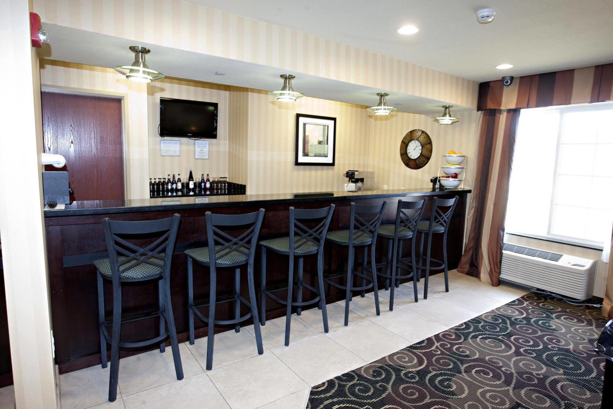 Cobblestone Inn & Suites - Langdon Bagian luar foto